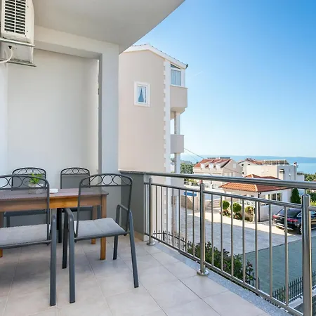 Appartamento With Parking Space Podstrana, Split - 6072 Podstrana
