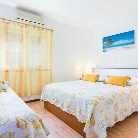 Appartamento With Parking Space Podstrana, Split - 6072 Podstrana