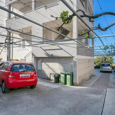 With Parking Space Podstrana, Split - 6072 Апартаменти *